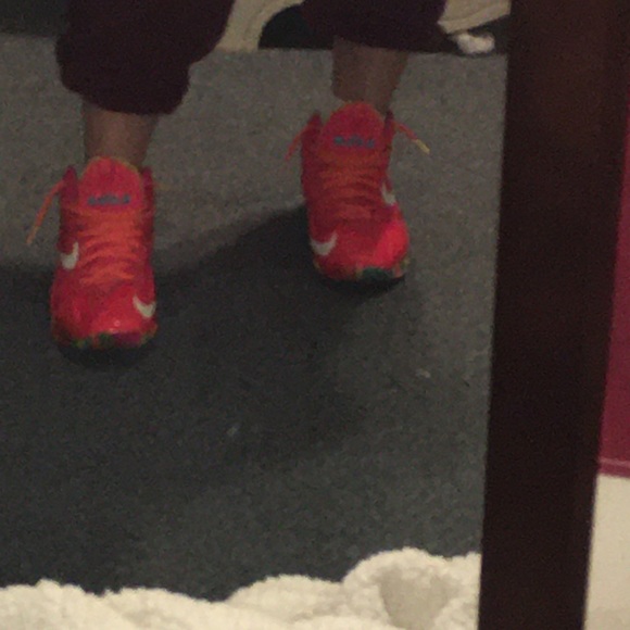 Nike - Picture 6 of 8